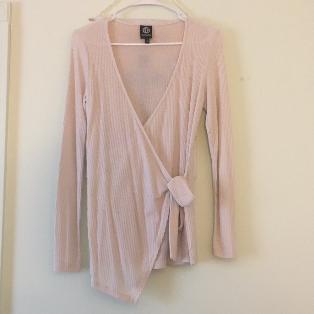 BOBEAU CREAM WRAP LONG SLEEVE SHIRT